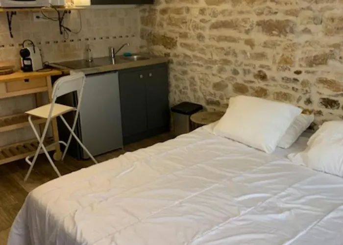 Appartement With Exposed Stone Vieux
