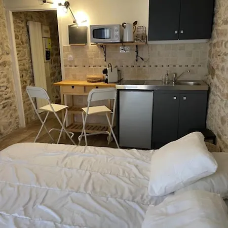 דירה With Exposed Stone Vieux *