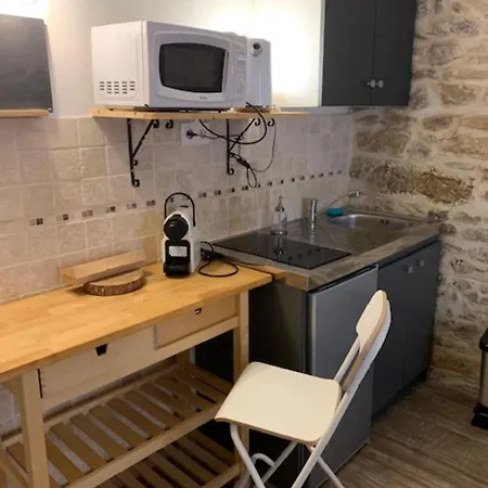 דירה With Exposed Stone Vieux *